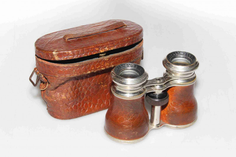 Pair of early 20th Century racing glasses, each marked Le Jockey Club, Paris, cased