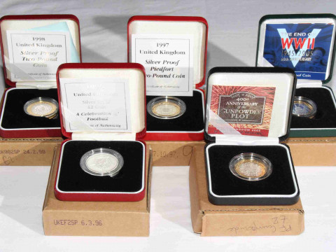 Five £2 silver proof coins