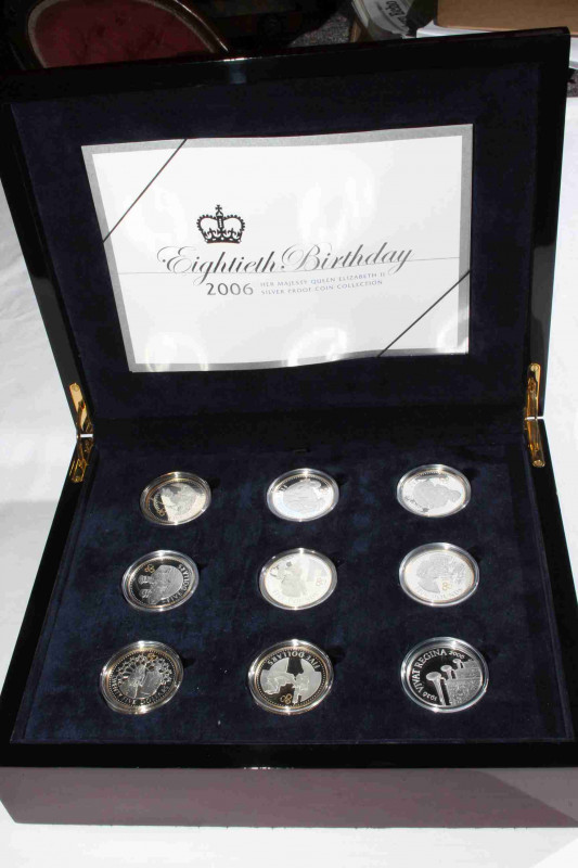 Royal Mint 2006 Queen's Eightieth Birthday 19-coin silver proof set, cased with certificates