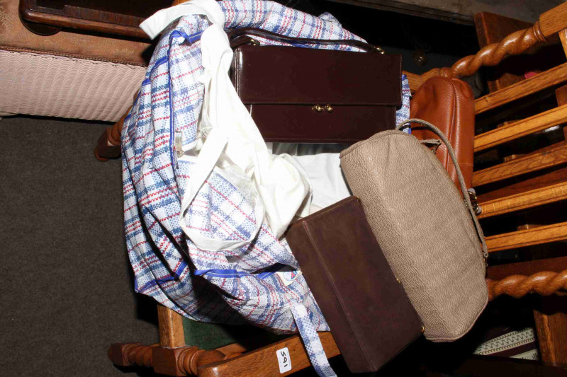 Quantity of evening bags