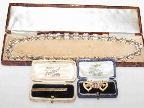 9 carat gold Queen Victoria Diamond Jubilee brooch, seed pearl bar brooch...