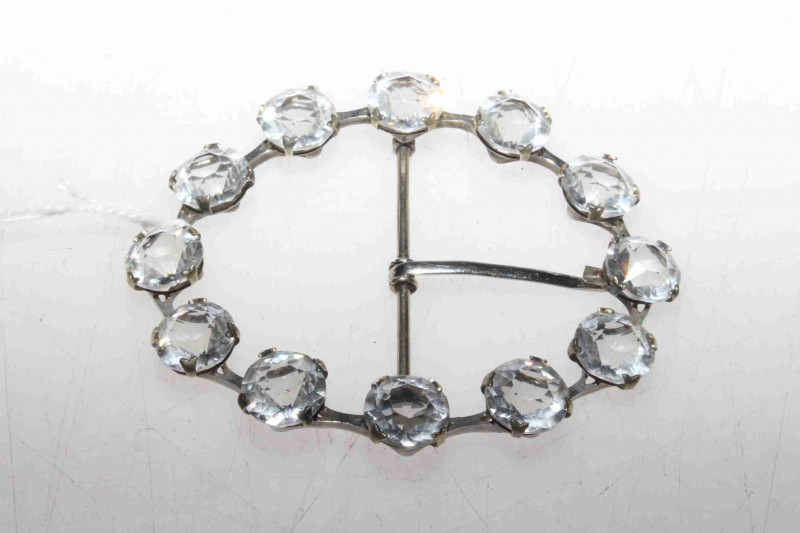 Large oval buckle