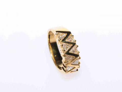 18 carat gold 'Zig Zag' ring set with eight trillion cut diamonds, size...