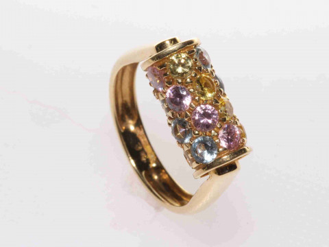 18 carat yellow gold roller ring set with cubic zirconia, size M½