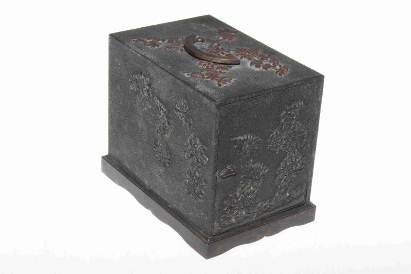 19th Century Japanese Kodansu
