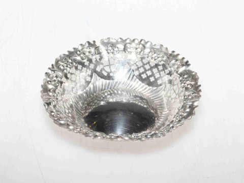 Chester hallmarked silver bon bon dish, 1898