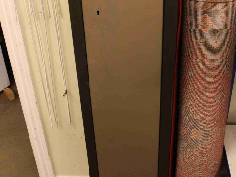 Double locking steel gun cabinet, 131cm by 29cm
