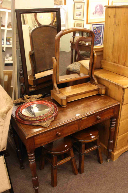 Victorian mahogany two drawer side table, pair stools, oak framed cheval mirror, lacquered fire screen, Victorian mahogany toilet mirror and Regency convex mirror (7)