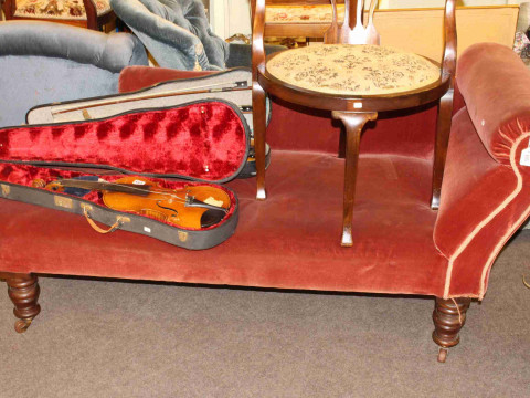 Victorian turned leg chaise longue