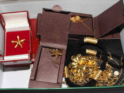 Collection of Singaporean gold plated necklaces and chains including Risis...