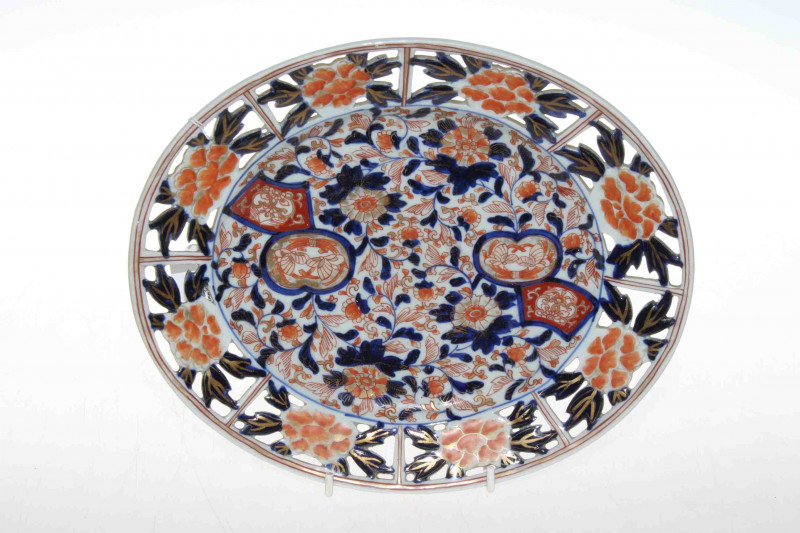 Japanese Imari oval plate with pierced rim