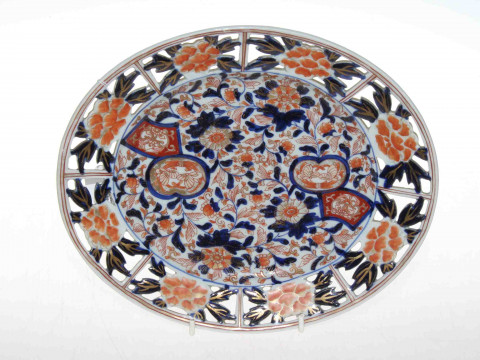 Japanese Imari oval plate with pierced rim