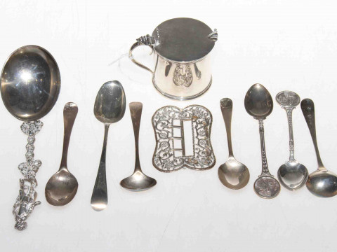 Silver mustard, silver spoons and a silver buckle
