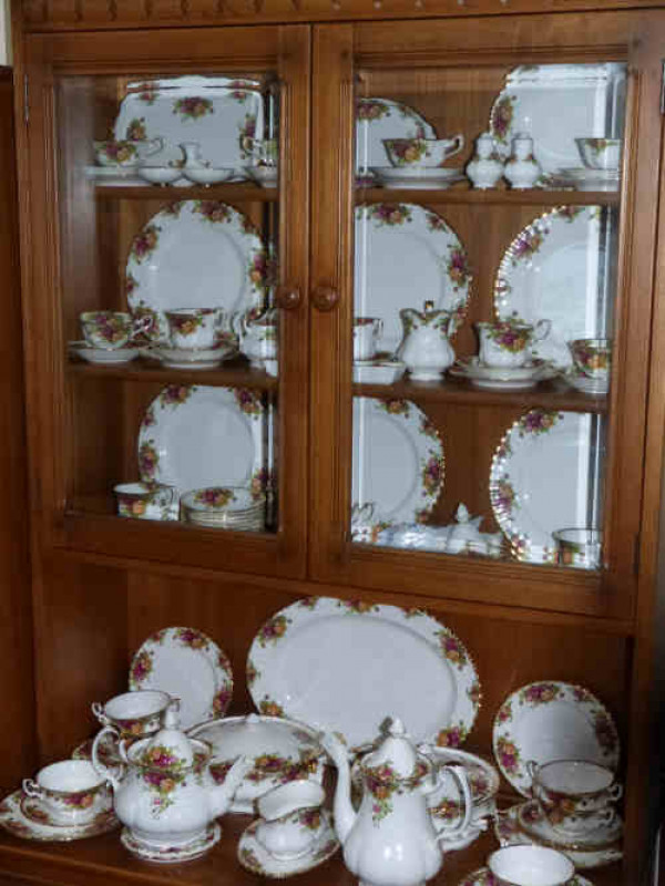 A Quantity of Royal Albert 'Country Roses' Dinner and Tea China, Approximately 90 Pieces