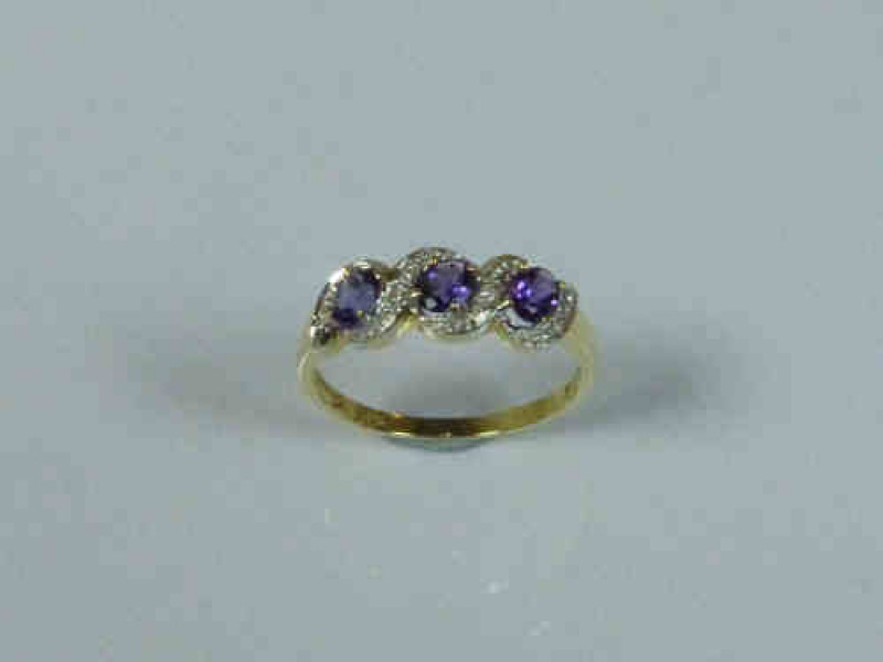 Amethyst and Diamond Ring with a 9ct Yellow Gold Band, Size M 1/2