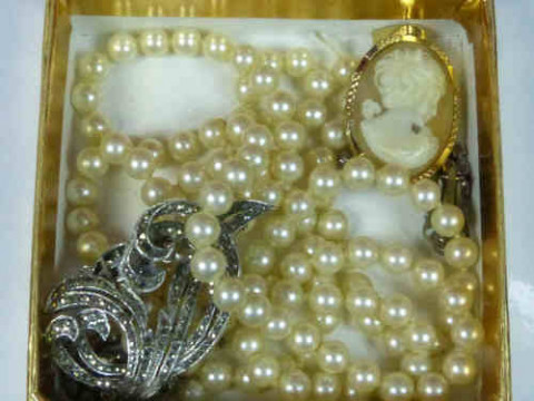 Paste Brooch, Cameo etc
