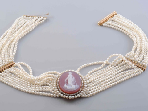 A LATE 19TH CENTURY PEARL, DIAMOND AND HARDSTONE CHOKER, the uniform pearls...