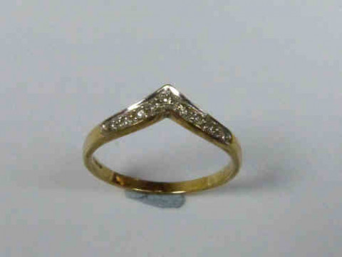 Diamond Ring with a 9ct Yellow Gold Band, Size P