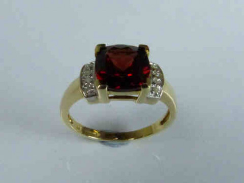 Garnet and Diamond Ring with a 9ct Yellow Gold Band, Size L 1/2
