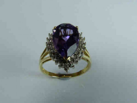 Amethyst and Diamond Ring with a 9ct Yellow Gold Band, Size Q 1/2