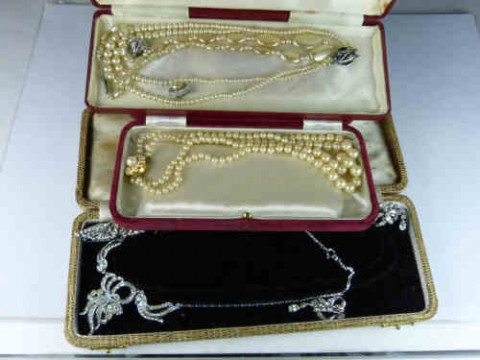 Paste Brooch, Duchess Pearls etc