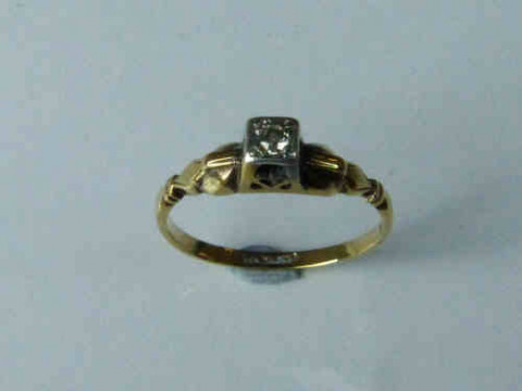 9ct Gold and Diamond Ring