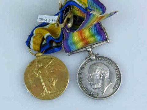 Pair of Cheshire Regiment WWI Medals