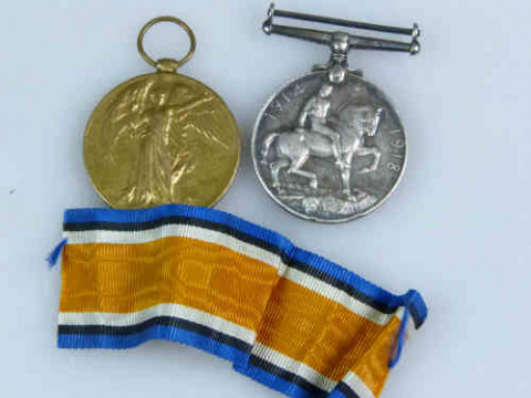 Pair of Durham Light Infantry WWI Medals