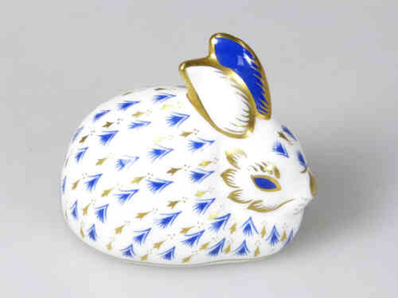 Royal Crown Derby Rabbit Paperweight with gold stopper