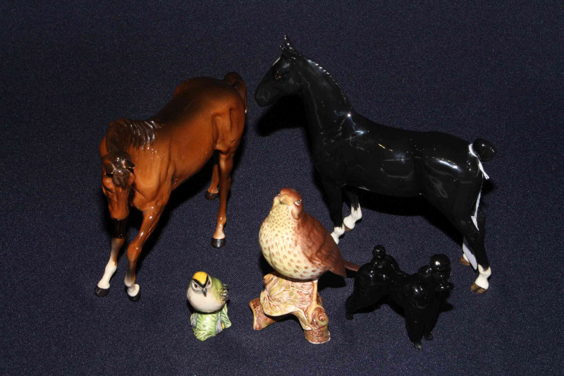 Beswick horse, Black Magic; another Beswick horse, Beswick poodle and two Beswick birds (5)