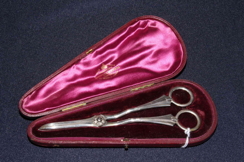 Victorian silver grape scissors, cased