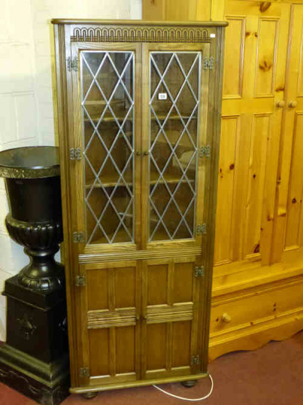 Oak Leaded Glazed Door Top Double Corner Cabinet