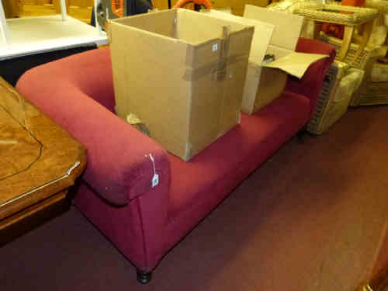 Late Victorian Drop End Settee on turned legs