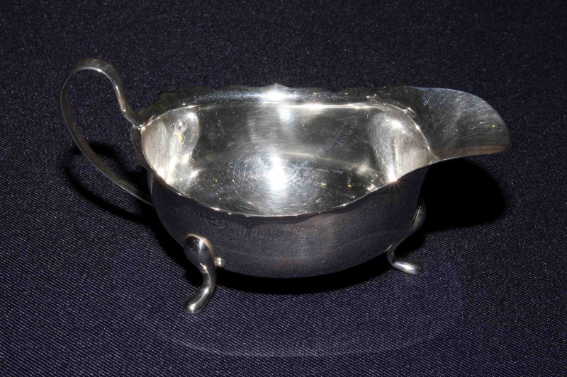 Silver sauce boat, Birmingham 1932