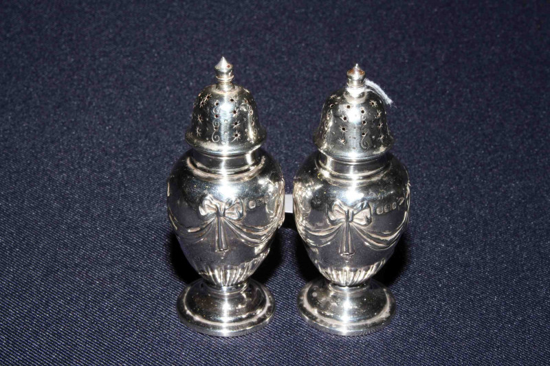 Pair late Victorian silver pepperettes by Walker and Hall, Sheffield 1895