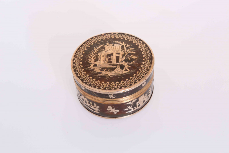 A FRENCH GOLD MOUNTED TORTOISESHELL SNUFF BOX, 18TH CENTURY, the cover decorated with a figure cutting down a tree in front of a house framed by trees, all within a Greek Key border, the sides decorated with insects and buildings, the base centred by hous