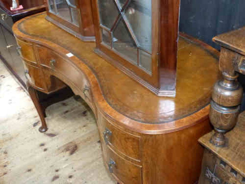 Walnut Five Drawer Kidney Shaped Writing Table on Cabriole Legs