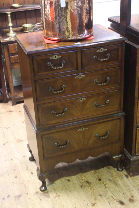 H Shaw, London, reproduction mahogany chest of two short above three long drawers on cabriole legs, 102cm x 63.5cm