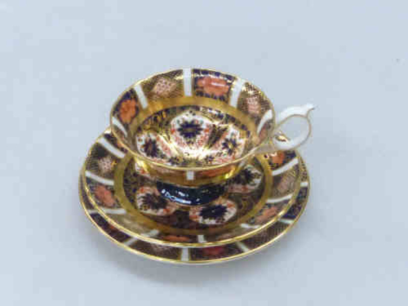 Six Royal Crown Derby Cups, Saucers and Plates