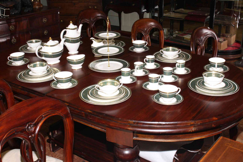 Doulton Vanborough dinner, tea and coffee service, H4992, approximately fifty pieces