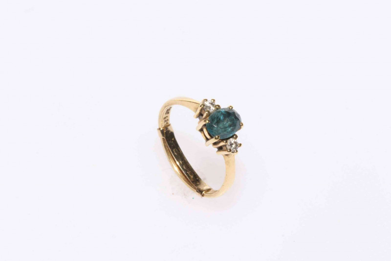 9 carat gold, sapphire and diamond ring