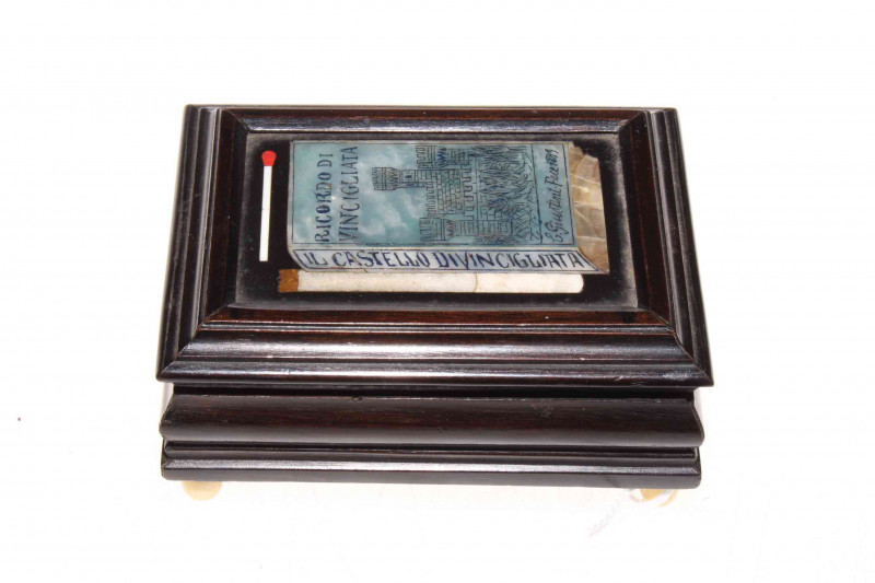 Italian cigarette box with pietra dura inset lid, 10cm across
