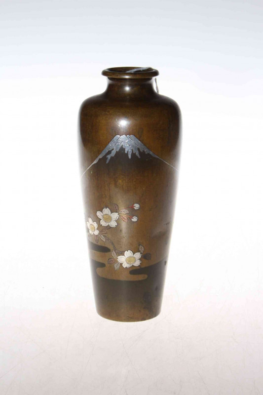 Signed Japanese bronze vase with silver inlaid Mount Fiji and flowers, 18cm