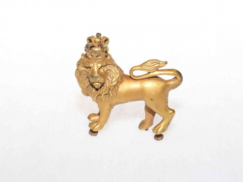 Gilt bronze lion with crown mount