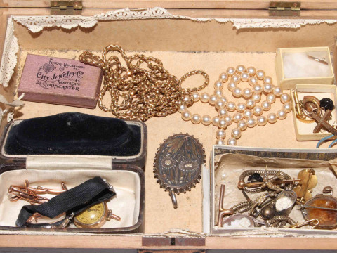 Box of jewellery including 9 carat gold muff chain and other gold and...