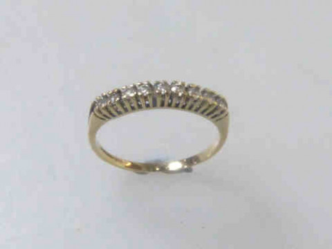 9ct Gold Ring Set with White Stones, Size L