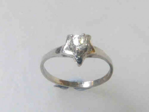 9ct White Gold Ring Set with a White Stone, Size M 1/2