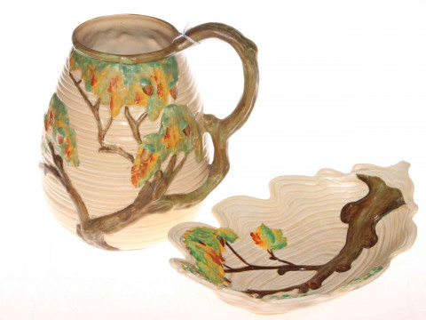 Carlton Ware 'Oak Tree' jug and leaf shaped matching dish (2)