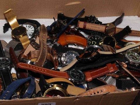 Collection of over forty gents wristwatches