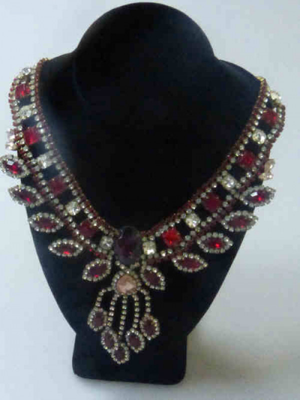 Striking Vintage Paste Necklace
